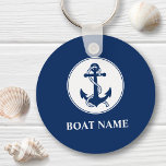 Ihr Name Anchor & Rope Navy Blue Schlüsselanhänger<br><div class="desc">Ein personalisierter nautischer Schlüsselanhänger mit Ihrem Bootsnamen, Familiennamen oder anderen Wunschtexten. Dieses einzigartige Design besticht durch ein individuelles Ankeremblem mit einem Seil in klassischem Marineblau und einem schicken weißen Kreis auf marineblau-blauem Hintergrund. Bei Bedarf können Sie die Hintergrundfarbe leicht an Ihre aktuelle Gestaltung anpassen. Macht ein großartiges Geschenk zu jedem...</div>