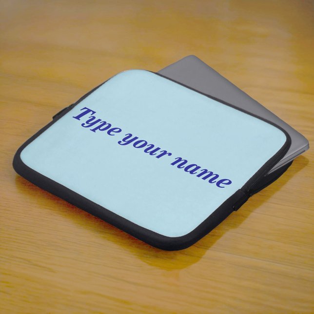 Ihr Name auf hellblauer Laptop-Hülle Laptopschutzhülle (Light blue laptop sleeve with your name)