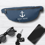 Ihr Name oder Ihr Schiff Vintager nautischer Anker Bauchtasche<br><div class="desc">Ein nautisch-thematisches Fanny Pack mit Ihrem personalisierten Namen, Bootsnamen, Lieblingssegelort oder einem anderen Wunschtext in einer modernen Schablonentypografie. Dieses schlichte, aber stilvolle Design zeichnet sich durch einen individuellen Bootanker und Text in Weiß aus, der durch die staubigen marineblauen Farben und den schwarzen Gürtel hervorgehoben wird. Sie können das Design einfach...</div>