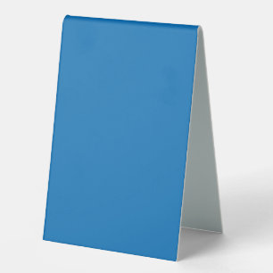Ihr Raum mit einer zeitlosen schwarz-weißen Wand Tischaufsteller