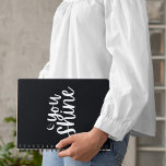 Ihr Shine Planner Planer<br><div class="desc">Erinnern Sie sich jeden Tag,  dass "YOU SHINE" mit diesem schönen Mond und Sternen schwarz-weiß Planer!</div>