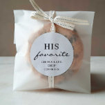 Ihre Lieblings-Gastgeschenk Hochzeit bearbeitbare  Runder Aufkleber<br><div class="desc">Fügen Sie diese anpassbaren Labels zu Ihren Gunsten Gastgeschenk Hochzeit Leckereien! Erstellen Sie seine und ihre runden Kreiskleber. Lass all deinen Hochzeitsgästen deine Lieblings-Leckereien kennen.</div>