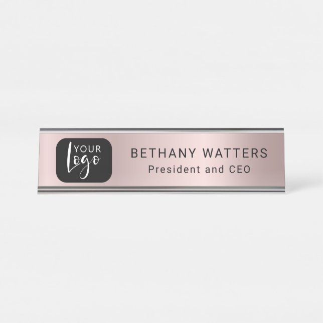 Ihre Logo-Rose Gold Blush Metallic Chic Modern Schreibtischnamensplakette (Vorderseite )