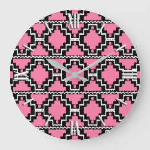 Ikat Aztec Muster - Fuchsienrosa, Schwarz und Weiß Große Wanduhr