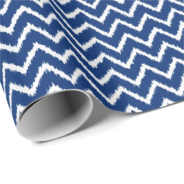 Ikat Chevrons - Marineblau und weiß Geschenkpapier (Rolleneckpunkt)