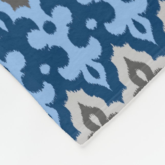 Ikat Damask (Marokko), blau und grau/grau Fleecedecke (Ecke)