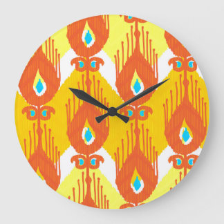 Ikat Fabric Muster: Ethnisch Vintages Design. Große Wanduhr