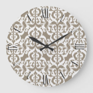 Ikat Moorish Damask - taubbraun und weiß Große Wanduhr