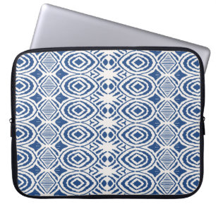 Ikat nahtloses Muster. Vintage gefärbte Krawatte S Laptopschutzhülle
