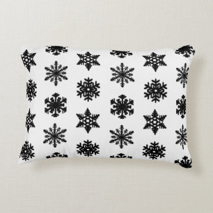 Ikat Schneeflocken - Weiß und Schwarzes Zierkissen
