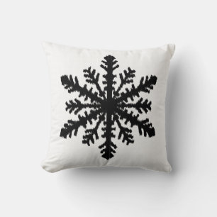 Ikat Snowflake - weiß und schwarz Kissen