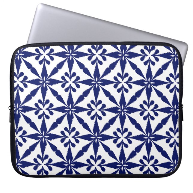 Ikat Star Pattern - Navy Blue und White Laptopschutzhülle (Vorderseite)