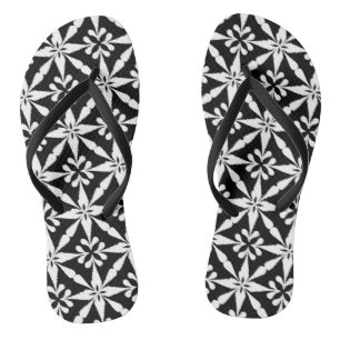 Ikat Star Pattern - Schwarz und Weiß Flip Flops