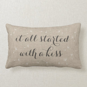 Il a tout commencé par un coussin de baiser -
