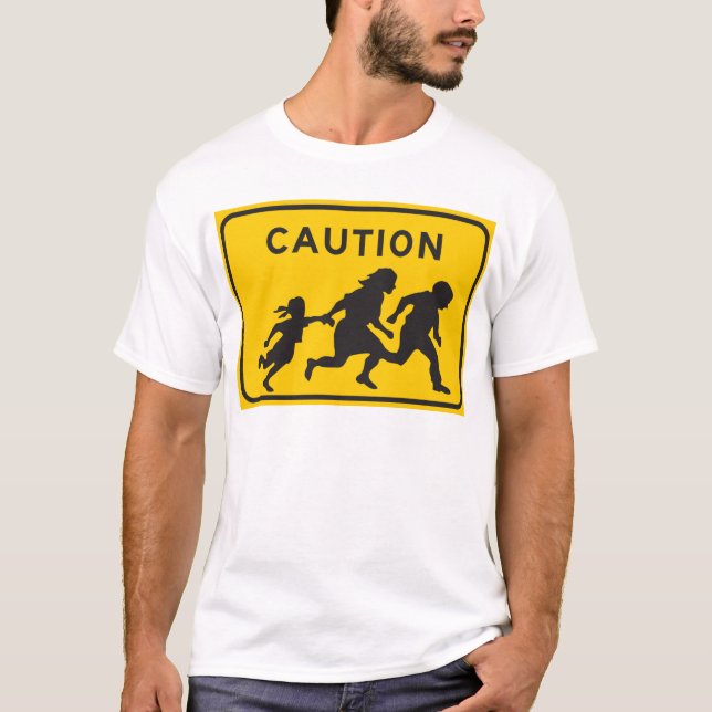 Illegale Außerirdische, die Landstraßen-Zeichen T-Shirt (Vorderseite)
