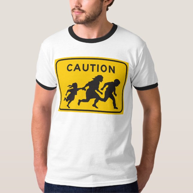 Illegale Außerirdische, die Landstraßen-Zeichen T-Shirt (Vorderseite)