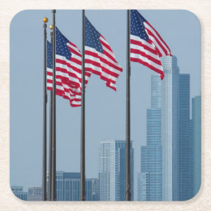 Illinois, Chicago. Navy Pier, US-Flaggen wehend Rechteckiger Pappuntersetzer