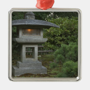 Illuminated stone lantern in Japanese Garden Silbernes Ornament