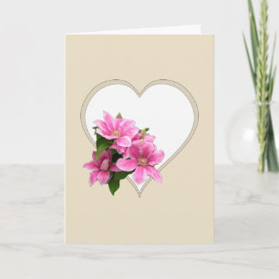 Illustration einer rosa Clematis-Blüte Herz beige Karte