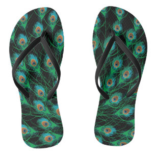 Illustration mit Pfauenfedern auf Schwarz Flip Flops