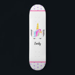 Illustration Unicorn Crown Girl Name Pink Lila Skateboard<br><div class="desc">Magische Fahrten warten: Illustration Unicorn Crown Girl Name Pink Lila Skateboard Transformieren Sie jedes Pflaster und Park in ein wahres Wunderland mit der Illustration Unicorn Crown Girl Name Rosa Lila Skateboard. Dieses bezaubernde Skateboard ist für den Träumer und Abenteurer in jedem jungen Geist konzipiert und ist der perfekte Weg, um...</div>
