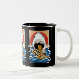 Illustration zum Angriff von Sushi-Haien Zweifarbige Tasse