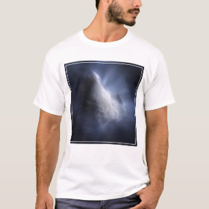 Illustrative Nah-up der Comet Tempel. T-Shirt