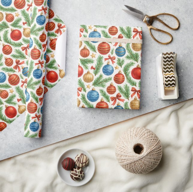 Illustrative Ornaments & Pine Wrapping Paper Geschenkpapier (Kunsthandwerk)
