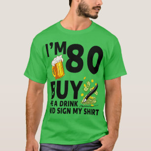 Im 80 kaufe mir ein Getränk und unterschreibe mein T-Shirt