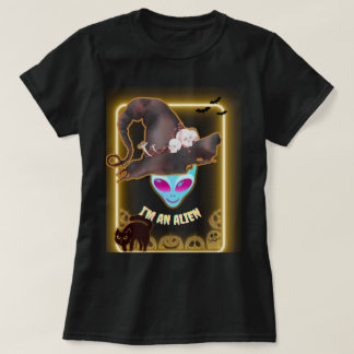 "I'M AN ALIEN" Halloween T-Shirt: Neon Design T-Shirt