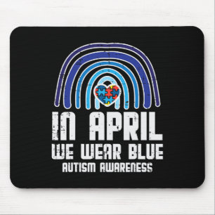 Im April tragen wir blauen Regenbogen Herz Autismu Mousepad
