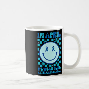 Im April tragen wir Blue Retro Groovy Autism Aware Kaffeetasse