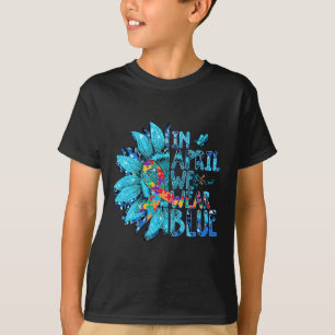 Im April tragen wir ein blaues Autismus-Awar T-Shirt