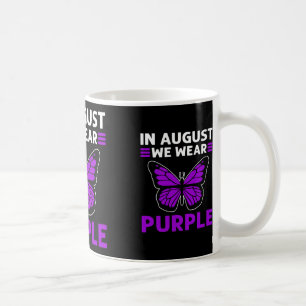 Im August tragen wir Lila. Überdosierungsbewusstse Kaffeetasse