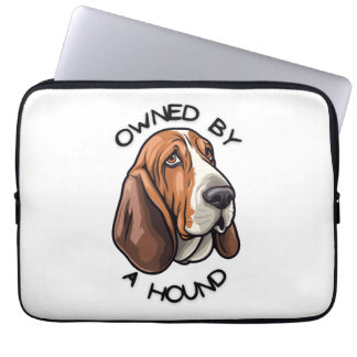 Im Besitz eines Basset Hound Laptopschutzhülle
