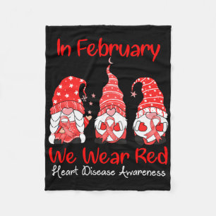 Im Februar tragen wir drei rote Gnomen Herzerkrank Fleecedecke