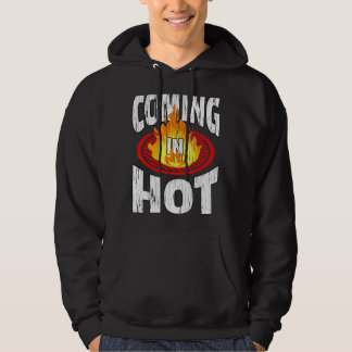 Im Feuer-Flammengrill mit heiß lackiertem Peel Hoodie