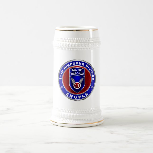 im Flugzeug Abteilung Bierglas (Mittel)