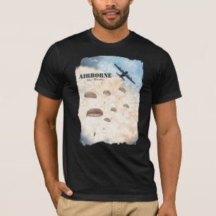 Im Flugzeug die feinsten Fallschirmjäger springen  T-Shirt