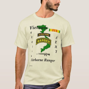 Im Flugzeug Förster-t T-Shirt