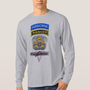 Im Flugzeug Ranger Master Flaming Parachutist Flüg T-Shirt