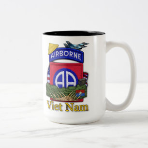 im Flugzeug vietnam vietnam vets patch cup Zweifarbige Tasse