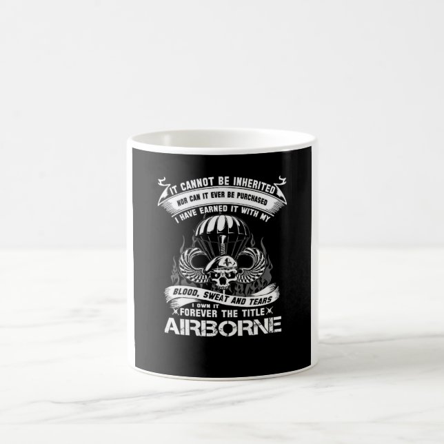 Im Flugzeug! Vollständig! Kaffeetasse (Mittel)