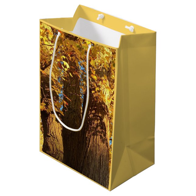 Im Glanz der goldenen Ahorn-Blätter - Mittlere Geschenktüte (Vorderseite Schrägansicht)