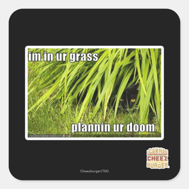im Gras Quadratischer Aufkleber (Vorderseite)