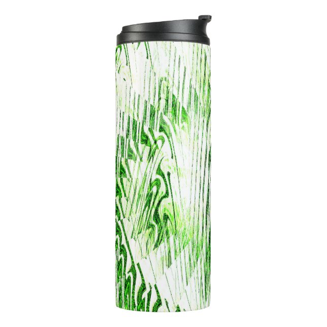 Im Gras...... Thermosbecher (Nach links gedreht)