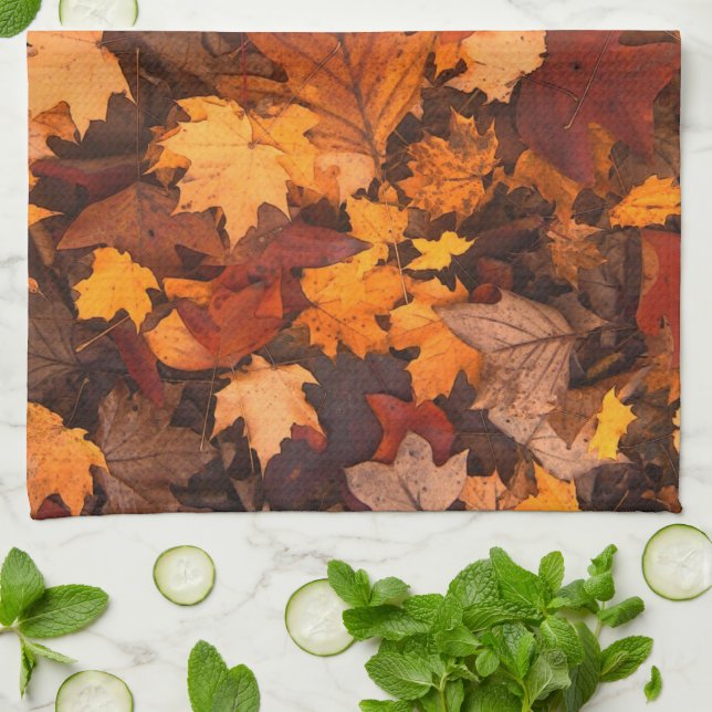 im Herbst Geschirrtuch (Gefaltet)