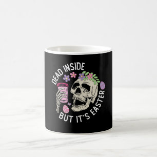 Im Inneren ist es tot, aber es sind Ostereier Kaffeetasse