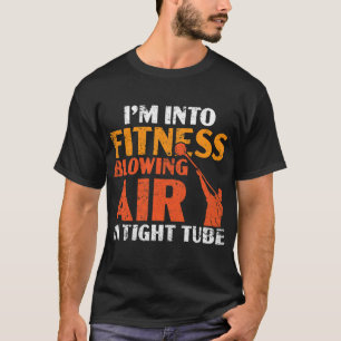 Im Into Fitness blasen Luft in der Nebenstraße Glä T-Shirt