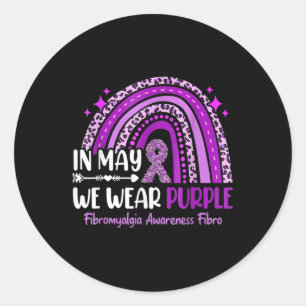 Im Mai tragen wir Lila Regenbogenfibromyalgie Awar Runder Aufkleber